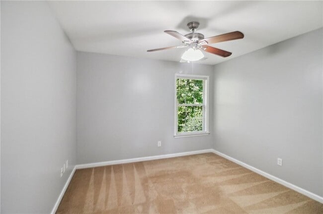 Building Photo - 2011 Chelton Way SE