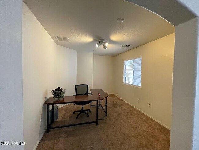 Building Photo - 44147 W Snow Dr