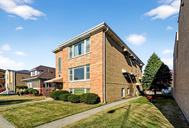 Building Photo - 6408 W Raven St