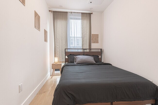 Building Photo - 233 Covert St.