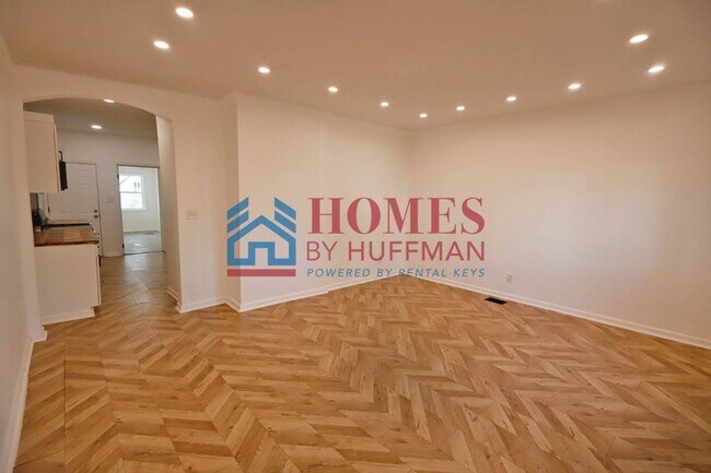 Building Photo - 910 Harriet St