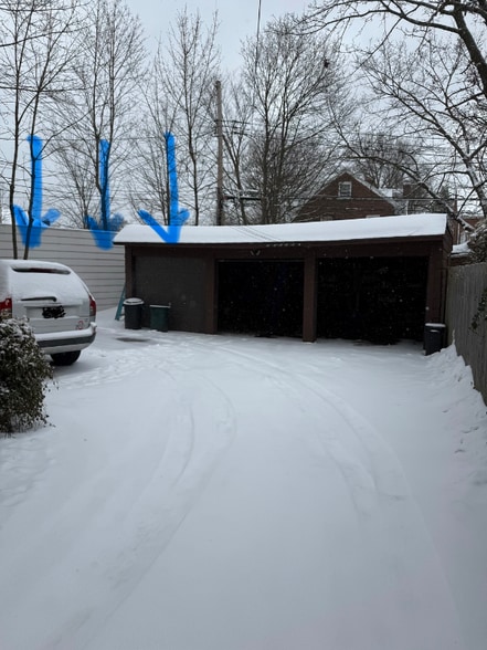 Building Photo - 3665 Glencairn Rd