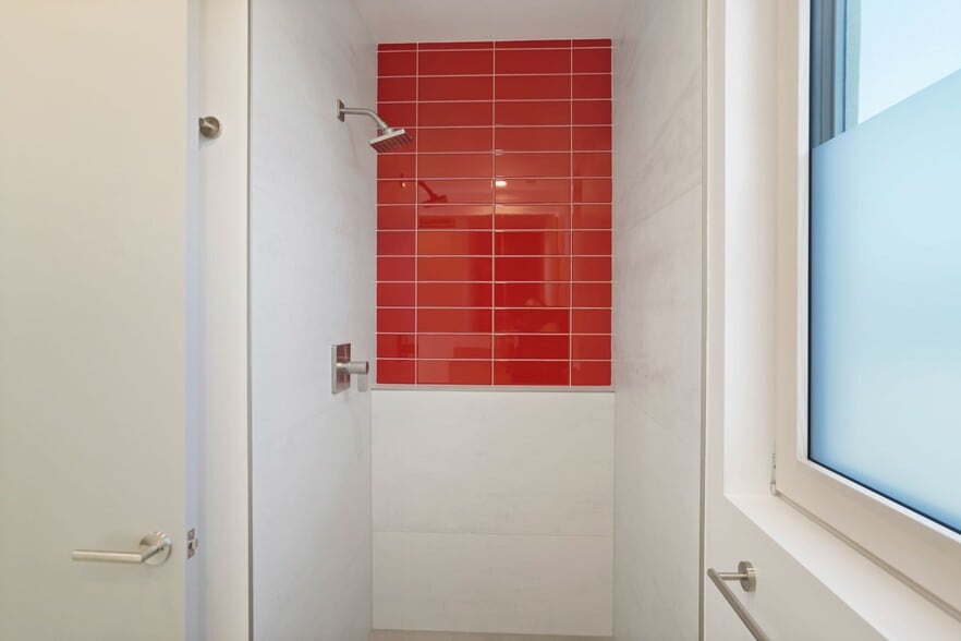 shower - 12529 Wagner St