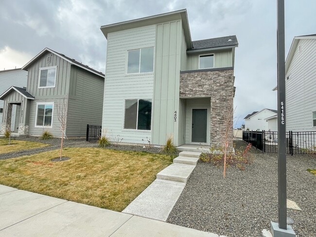 Building Photo - 4403 N Magical Crk Ave