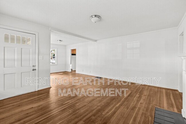 Building Photo - 576 Sun Valley Rd