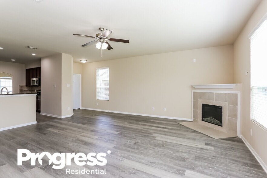 Building Photo - 12430 Greencanyon Dr