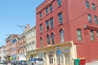 Building Photo - Plaza at Bank Street