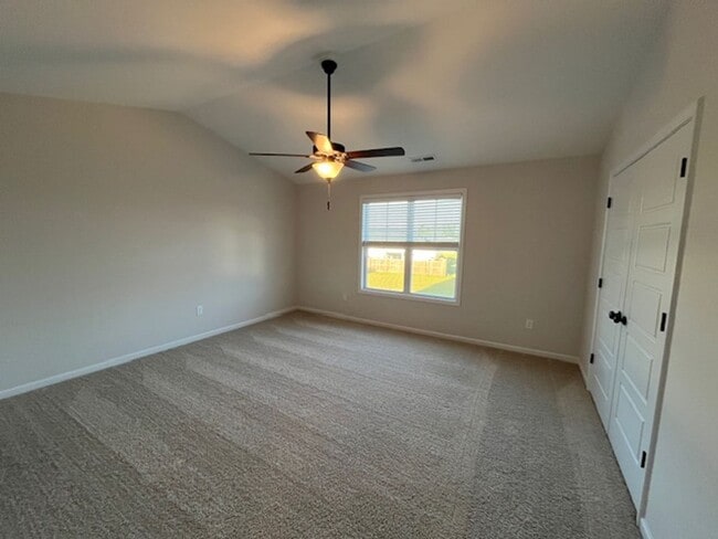 Building Photo - Perfect Paramount Point Property!