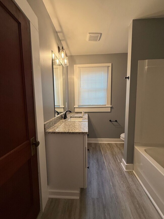 Building Photo - Charming Remodeled 3/2 in Rome, GA