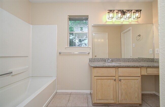 Building Photo - 16835 Carbridge Dr