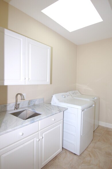 Laundry - 103 Withwyndle Ct