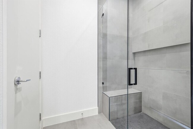 Building Photo - 3714 Highgrove Dr