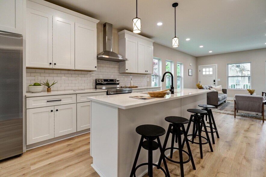 Building Photo - 2589 Dayton Ave