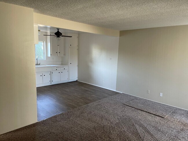 Interior Photo - 2501 E 4TH ST