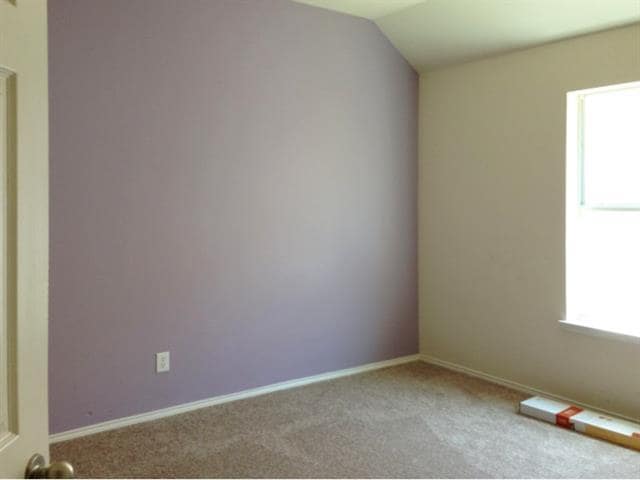 Building Photo - 724 Red Elm Ln