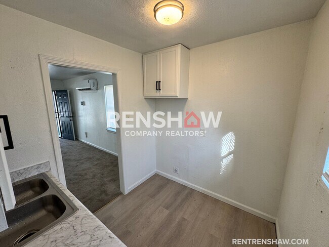 Building Photo - 285 Lucy Ave