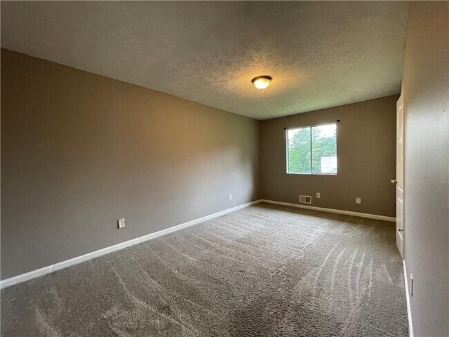 Building Photo - 4554 Doral Dr SW