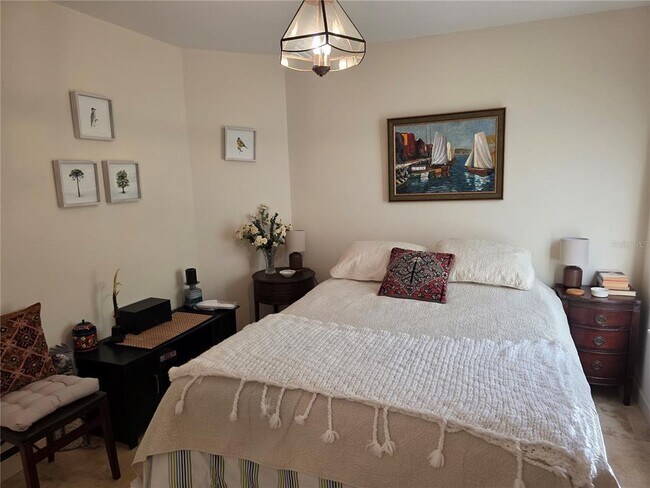 Building Photo - 6100 Bahia Del Mar Cir N