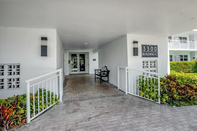 Building Photo - 3300 S Ocean Blvd
