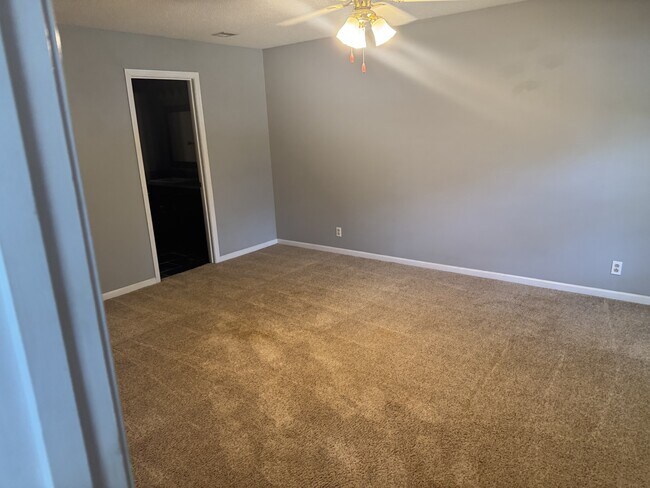 Building Photo - 238 Blair Dr