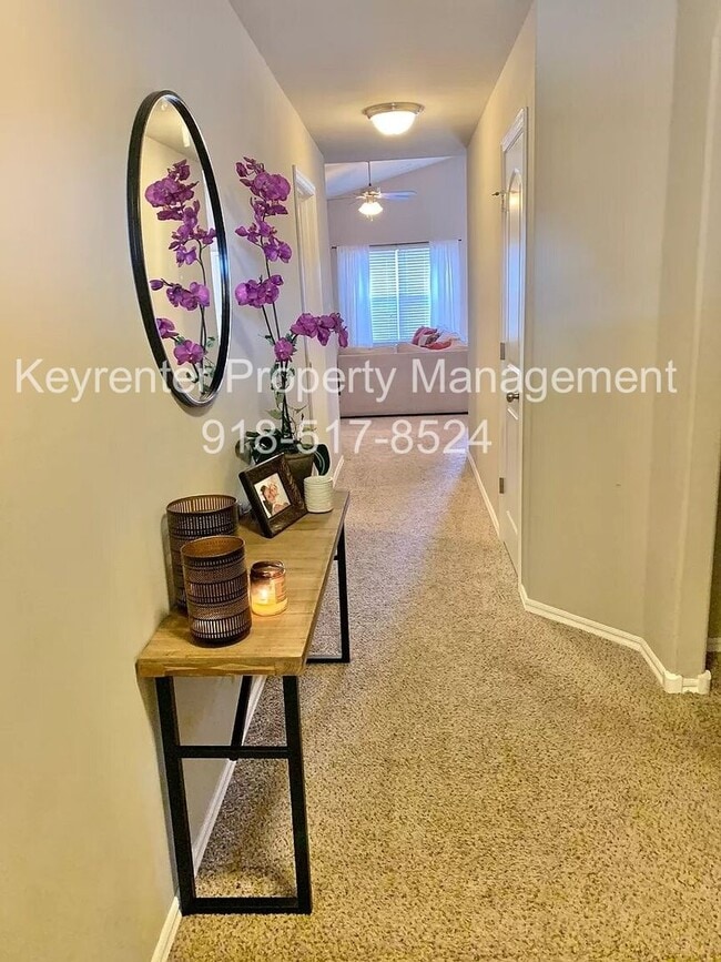Building Photo - 3 Bed | 2 Bath in Owasso!