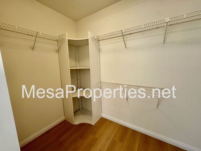 Building Photo - 6695 Goldy St