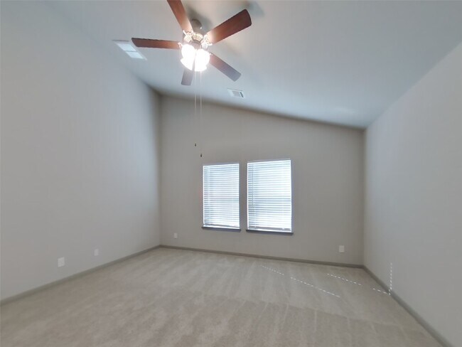 Building Photo - 9845 Gln Brk Ln