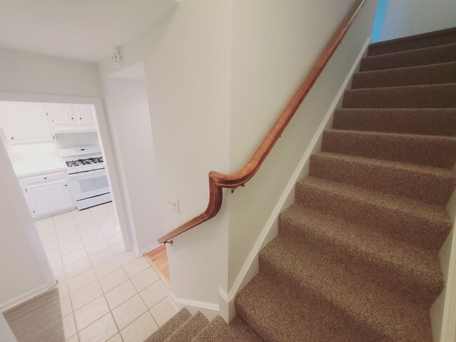 Building Photo - 57 Whitmore Ln