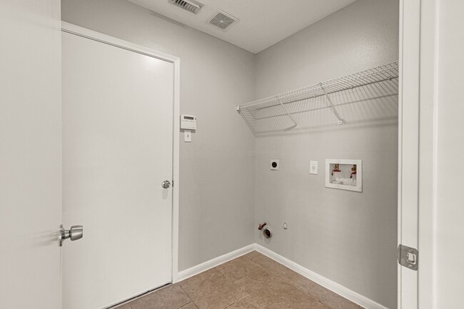 Building Photo - 8818 Iron Springs Dr