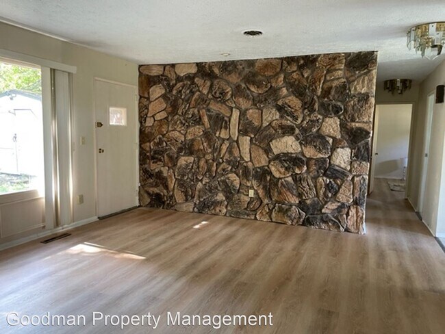 Building Photo - 3 br, 1 bath House - 95 Castle Rd