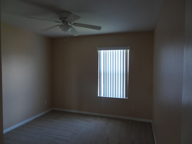 Building Photo - 3 Bedroom, 2.5 Bathroom Home with Bonus Lo...