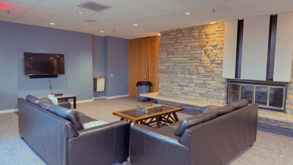 Building Photo - 9098 W Terrace Dr