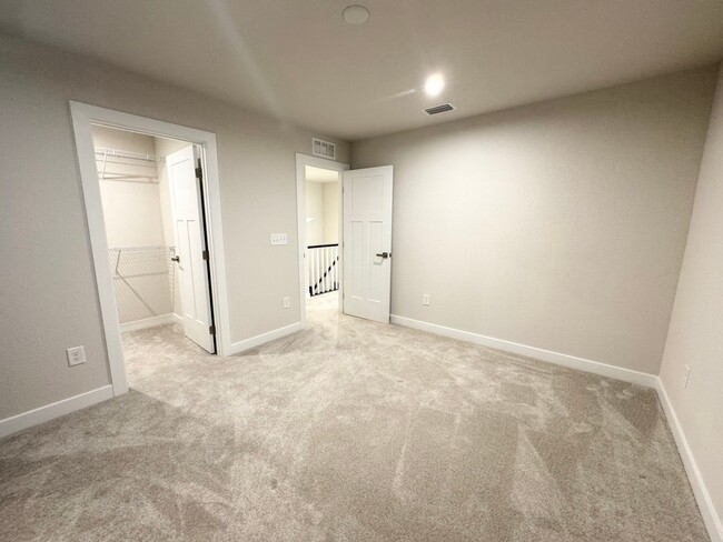Building Photo - 222 Pleasant Dr