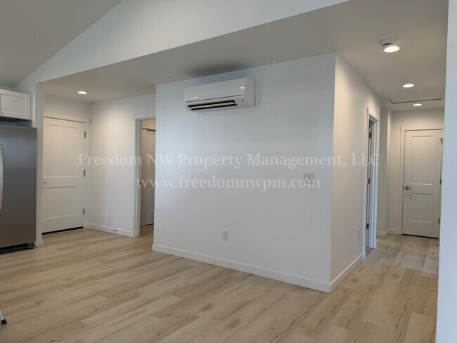 Building Photo - 1019 Peach Rd