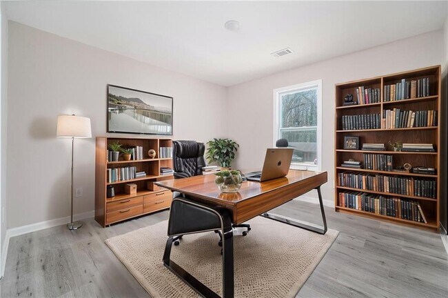 Building Photo - 665 S Eugenia Pl NW