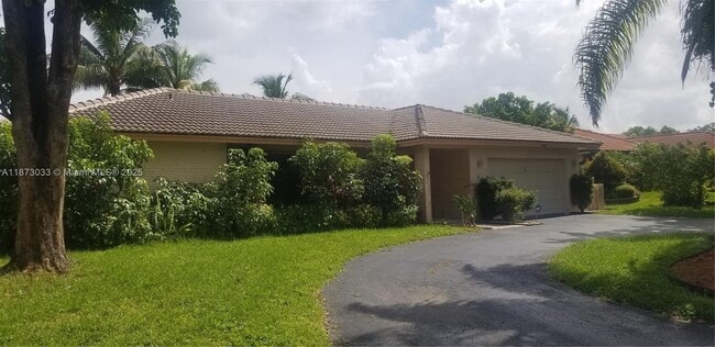 Building Photo - 10789 NW 9th Ct