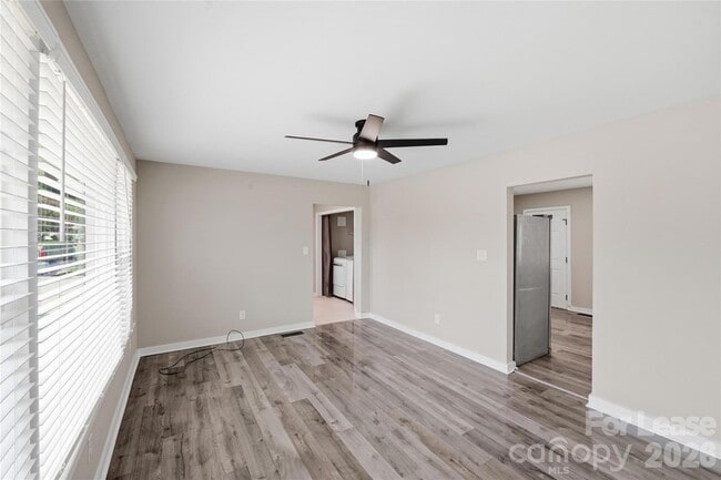 Building Photo - 2301 Shamrock Dr