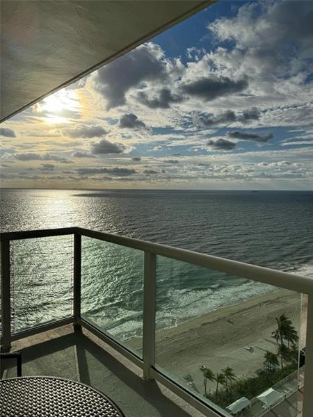 Building Photo - 3550 Galt Ocean Dr