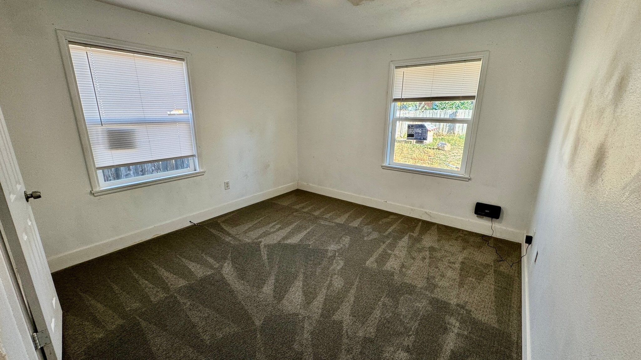 Building Photo - 505 Linden Dr