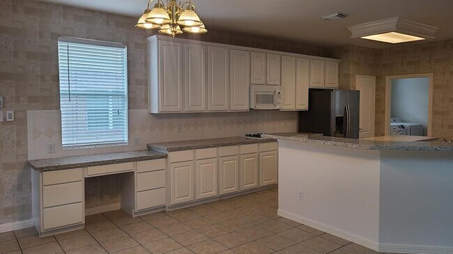 Building Photo - 1227 Ventura Canyon Dr
