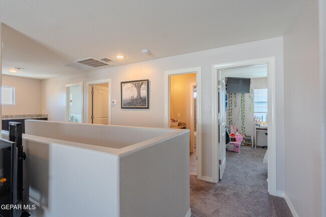 Building Photo - 305 Del Palmar