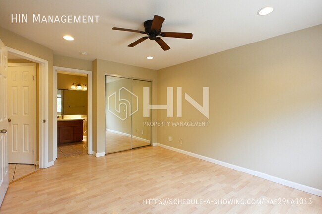 Building Photo - 527 Arbor Way