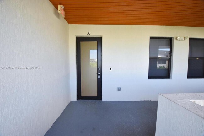 Building Photo - 7819 NW 104th Ave