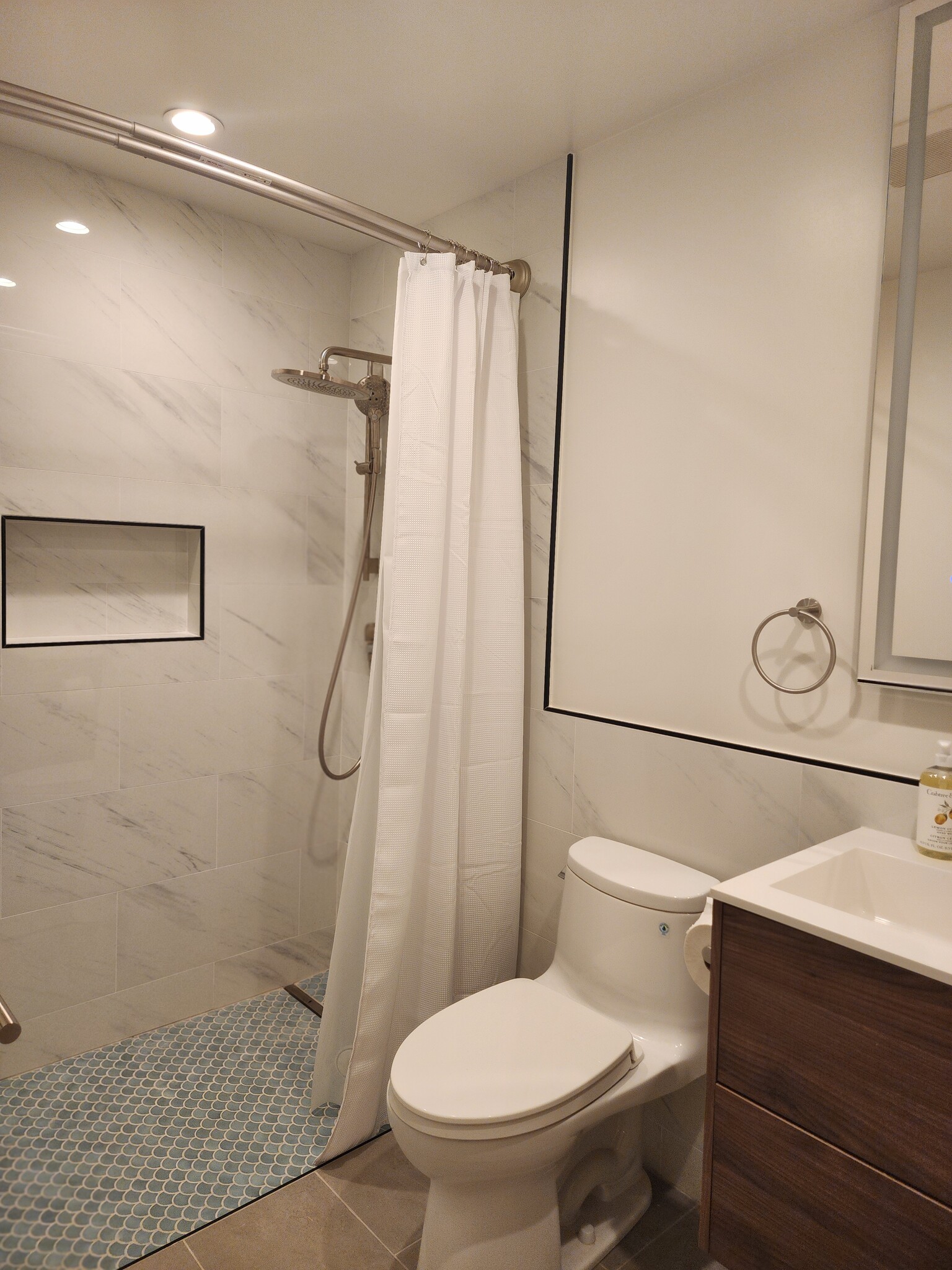 Bathroom 1 - 475 18th Ave