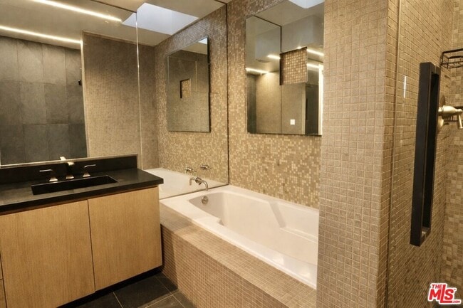 Building Photo - 8810 Hollywood Blvd