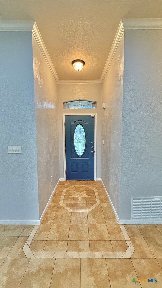 Building Photo - 2107 Gail Dr