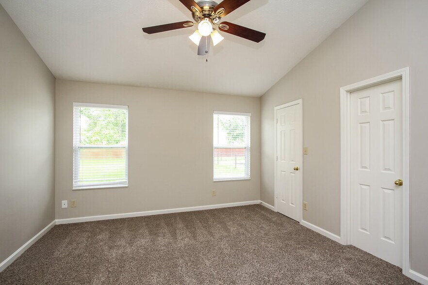 Building Photo - 5882 Glen Haven Blvd