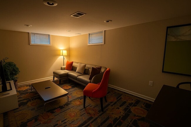 Building Photo - 2804 Greenway Blvd