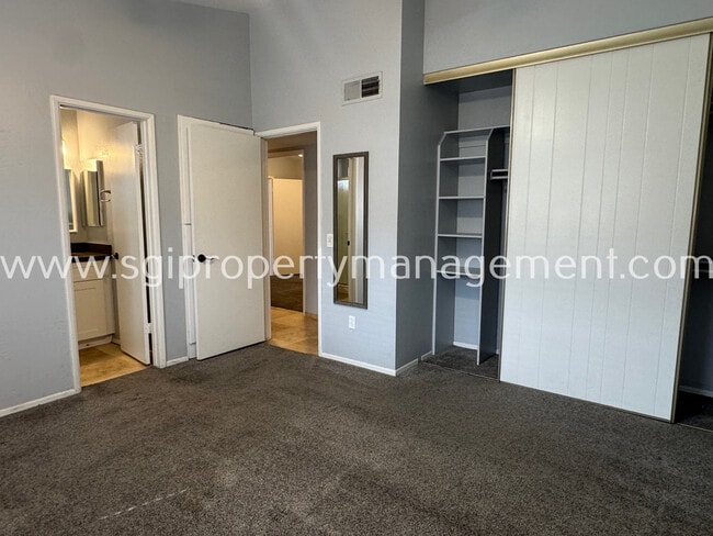 Building Photo - 117 W Concorda Dr