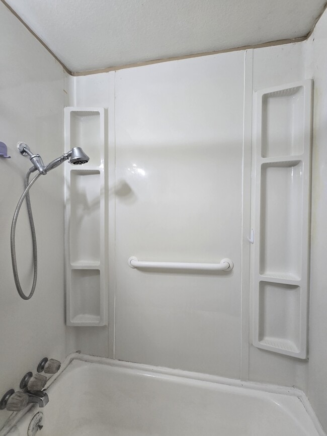 Building Photo - 902 N Colorado St